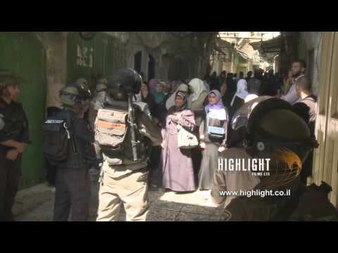 CJ_013 Jerusalem Conflict 2015: Palestinian Women Chant in the Shuk
