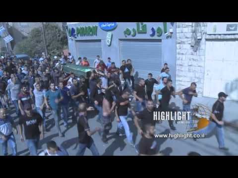 CJ_016 Jerusalem Conflict 2015: Palestinian Protestors Run through Street with Coffin